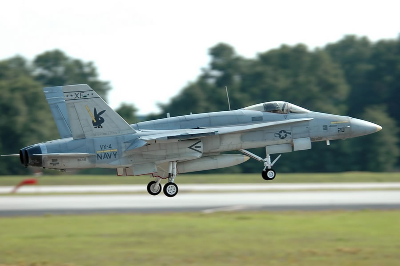 Illustration for article titled Top Gun 2008: Biggest RC Airplane Competition in the World
